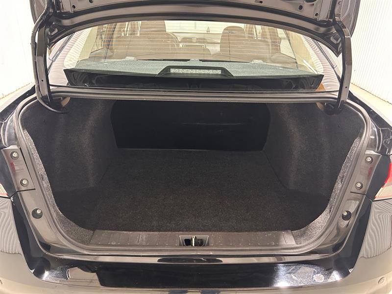 2023 Nissan Versa - Image 16