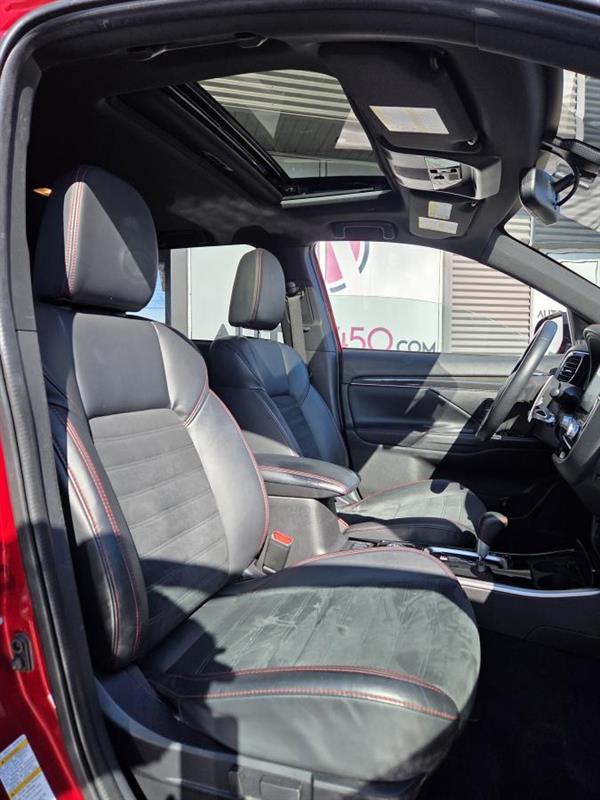 2020 Mitsubishi Outlander - Image 11