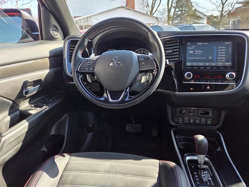 2020 Mitsubishi Outlander - Image 15