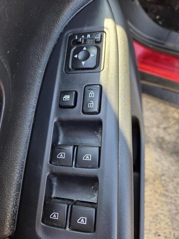 2020 Mitsubishi Outlander - Image 18