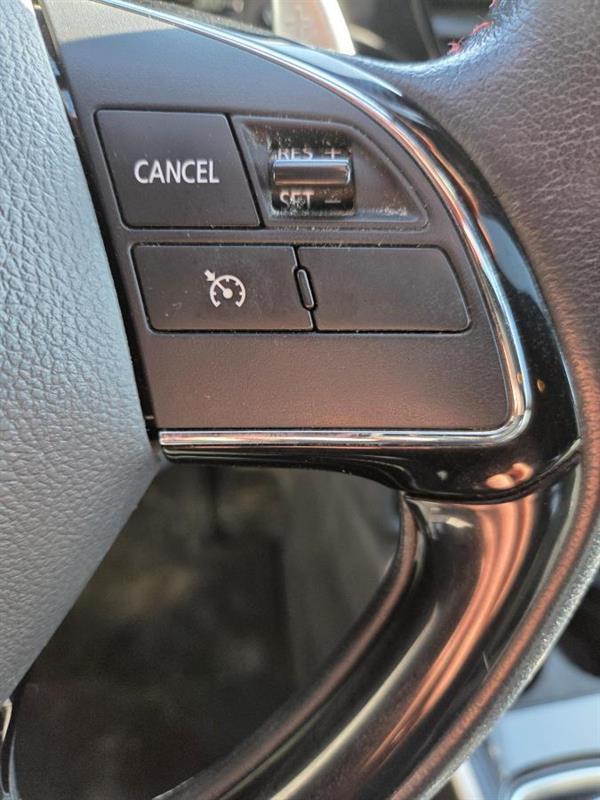 2020 Mitsubishi Outlander - Image 20