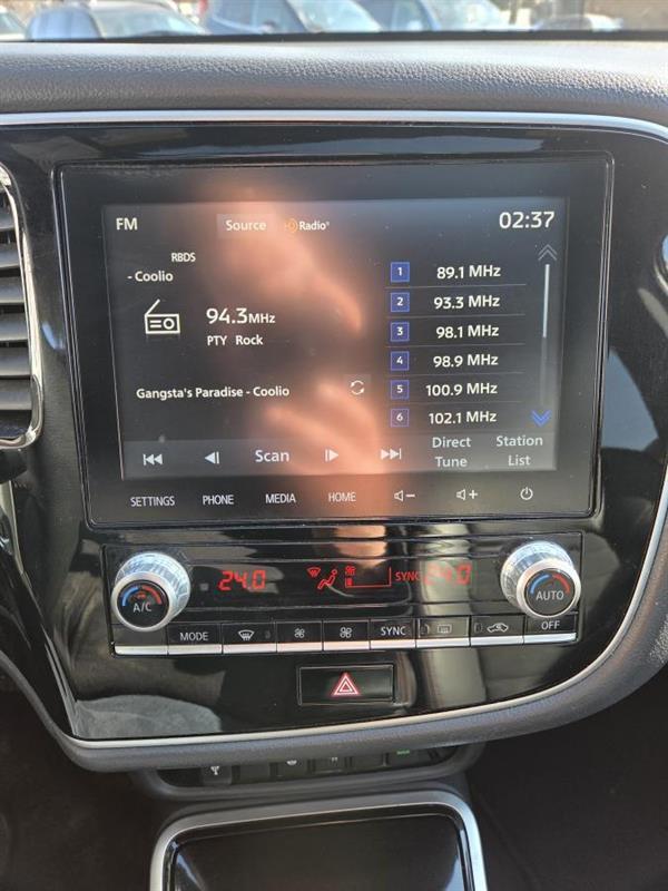 2020 Mitsubishi Outlander - Image 23