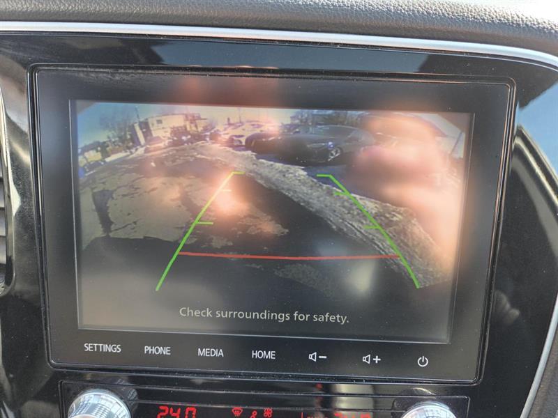 2020 Mitsubishi Outlander - Image 24