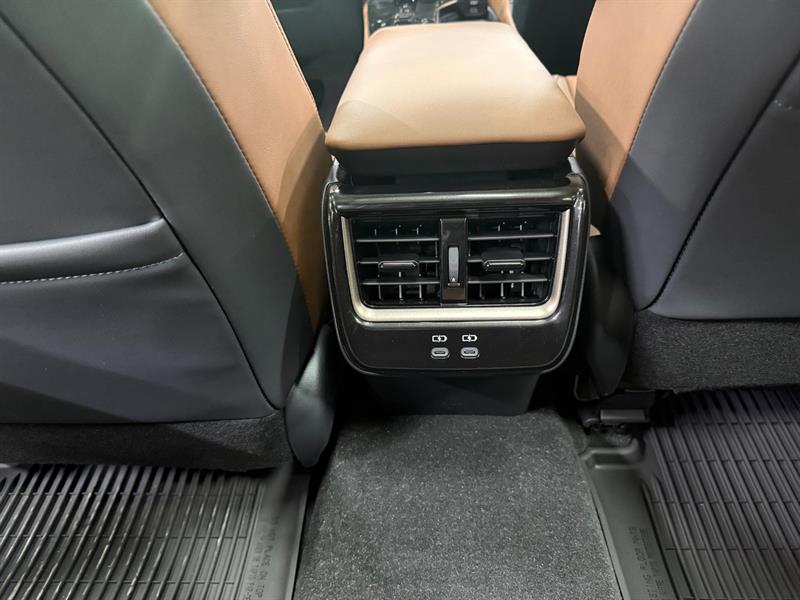 toyota Crown Signia 2025 - 12