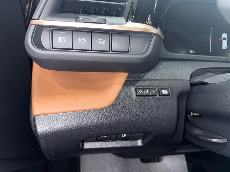toyota Crown Signia 2025 - 19