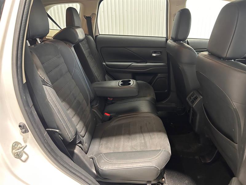 mitsubishi Outlander 2020 - 17