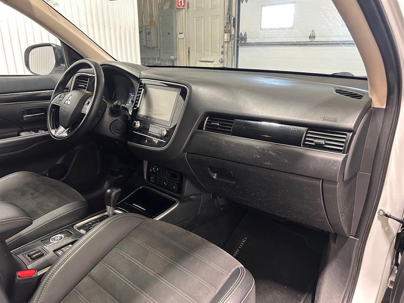 mitsubishi Outlander 2020 - 22