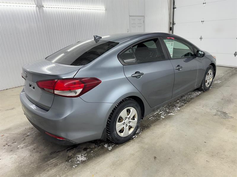 kia Forte 2017 - 11