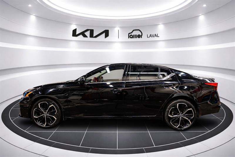 2023 Nissan Altima - Image 4