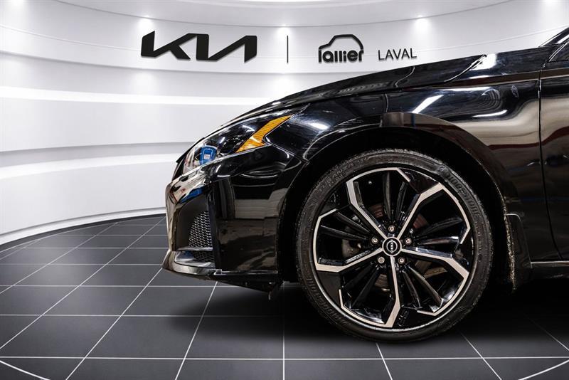 2023 Nissan Altima - Image 10