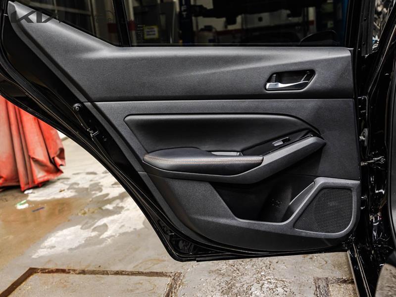 2023 Nissan Altima - Image 13