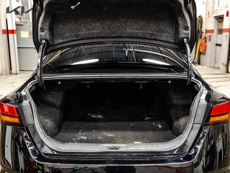 2023 Nissan Altima - Image 16