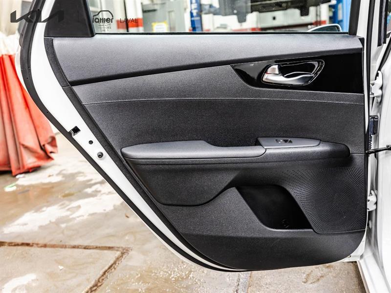 2024 Kia Forte - Image 12