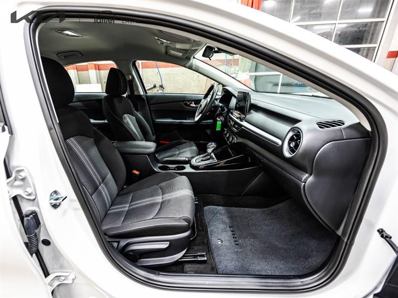 2024 Kia Forte - Image 17