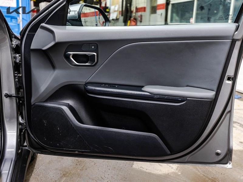 2025 Kia K4 - Image 17