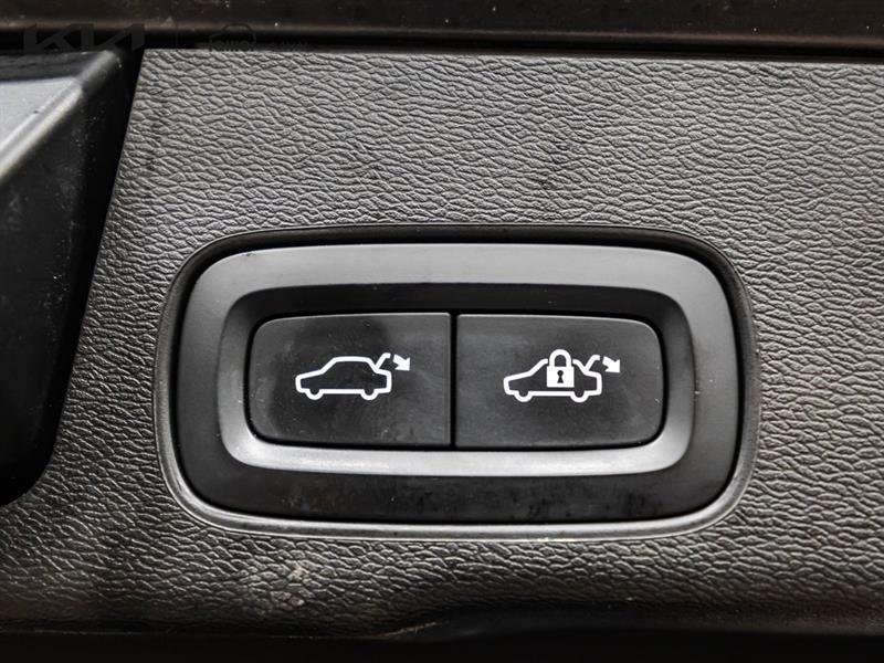 2021 Volvo XC60 - Image 15