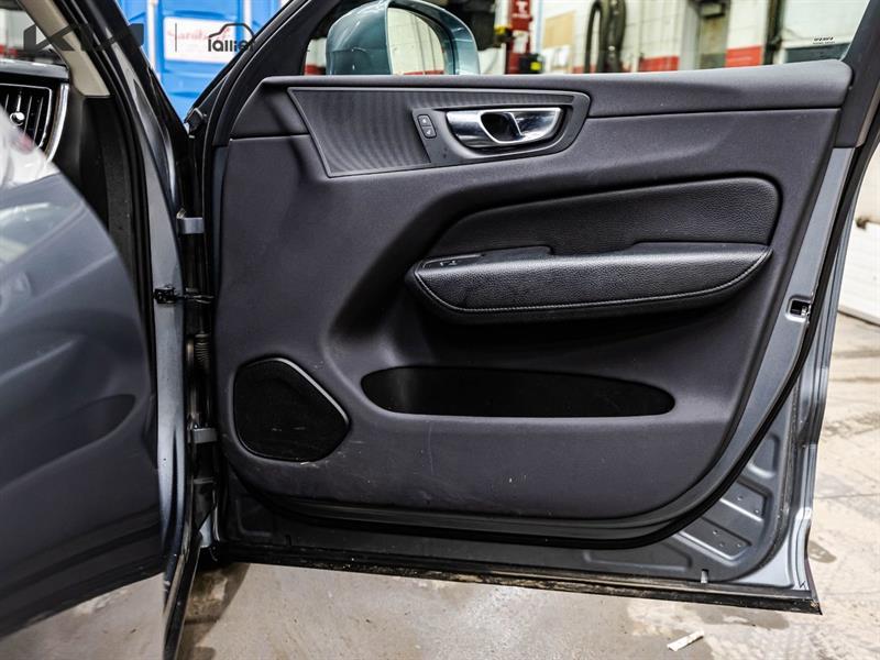 2021 Volvo XC60 - Image 17