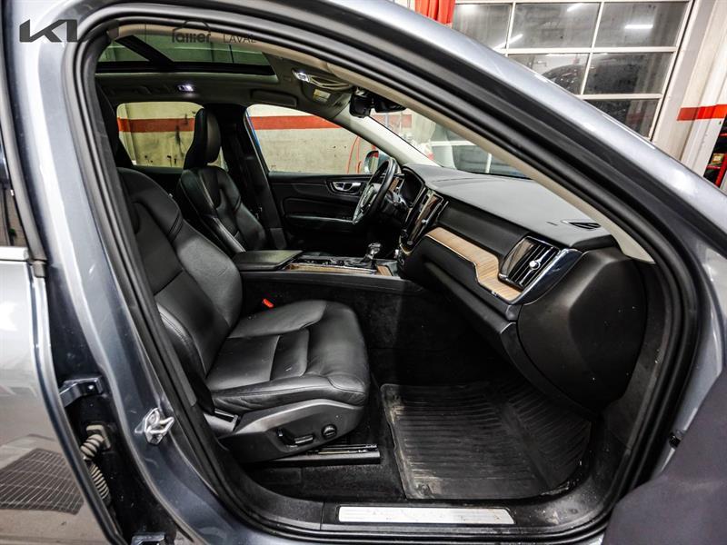 2021 Volvo XC60 - Image 18