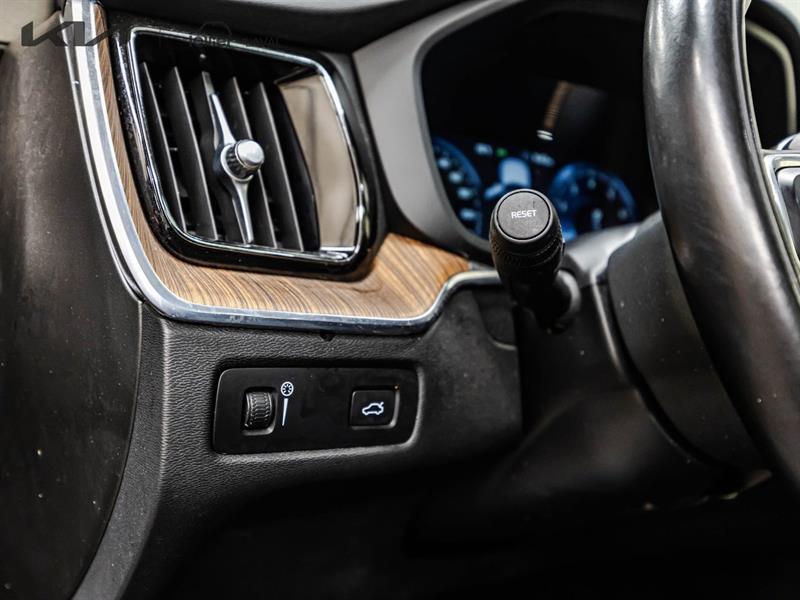 2021 Volvo XC60 - Image 22