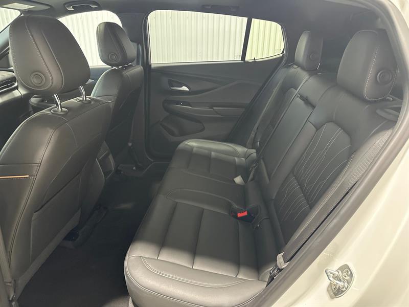 2025 Buick Envista - Image 13