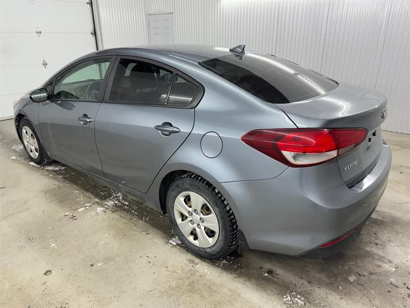 2017 Kia Forte - Image 7