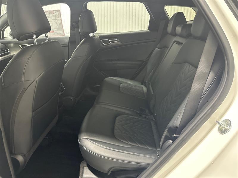 2023 Kia Sportage - Image 12