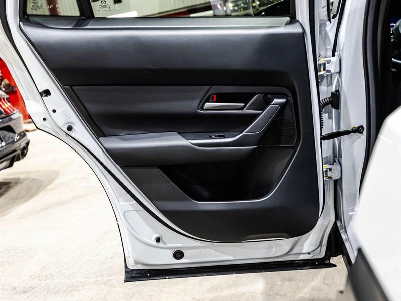 2024 Mazda CX-50 - Image 12