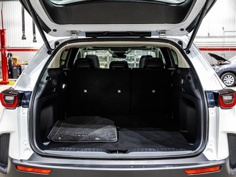 2024 Mazda CX-50 - Image 16