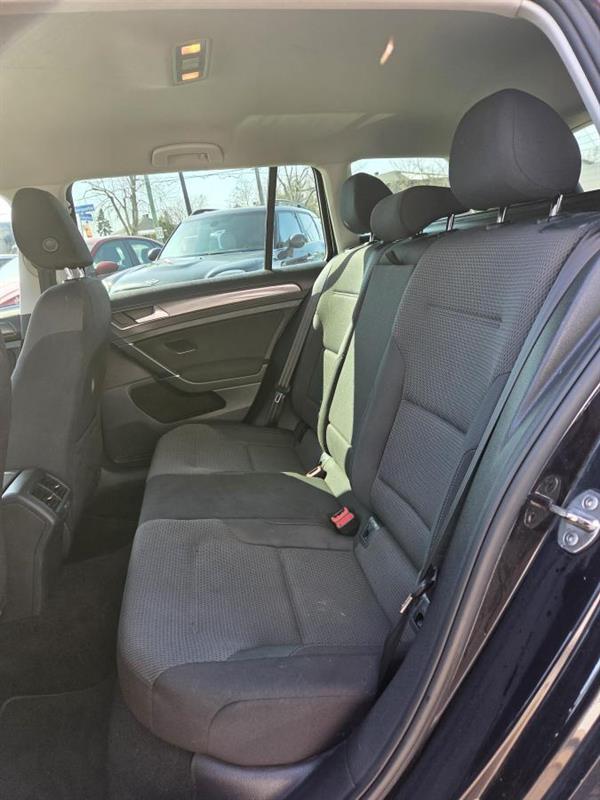 2019 Volkswagen Golf - Image 13