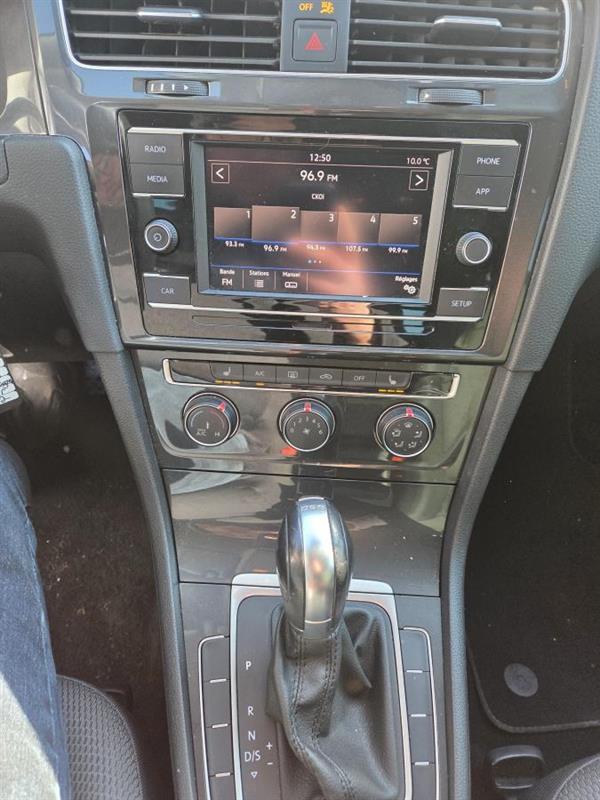 2019 Volkswagen Golf - Image 20