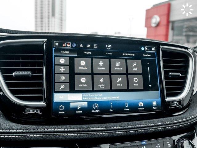 chrysler Pacifica 2024 - 27