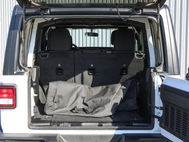 jeep Wrangler 4 Door 2023 - 32