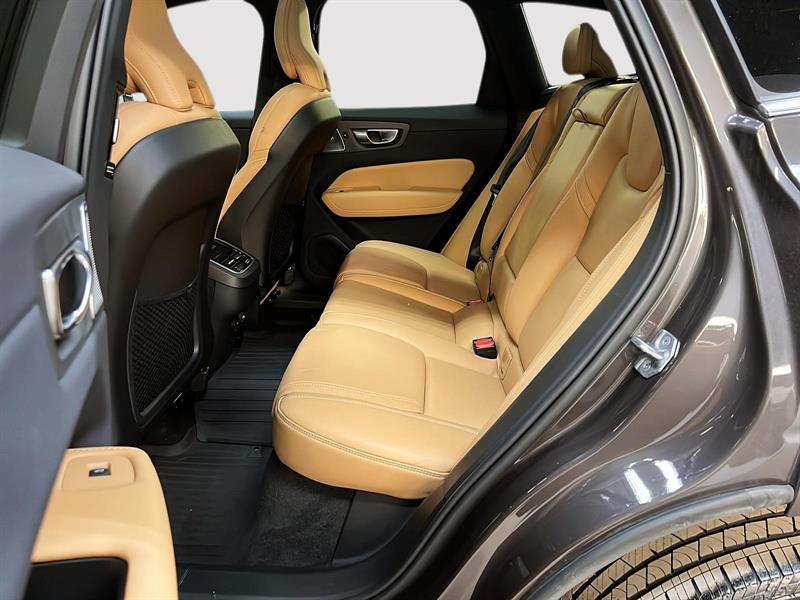 volvo XC60 2022 - 9