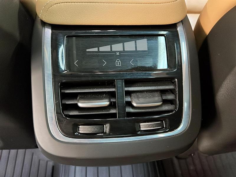 volvo XC60 2022 - 10