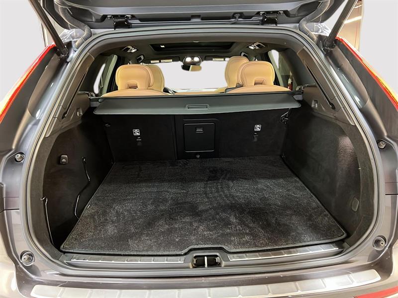 volvo XC60 2022 - 13