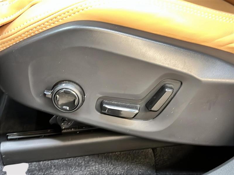 volvo XC60 2022 - 23