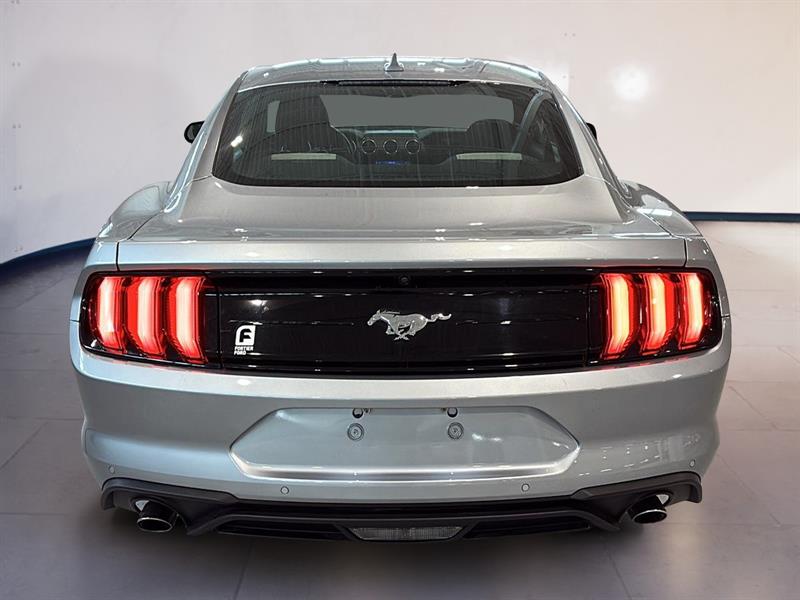 ford Mustang 2022 - 3