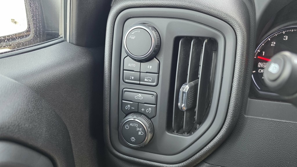 chevrolet Silverado 1500 2024 - 21