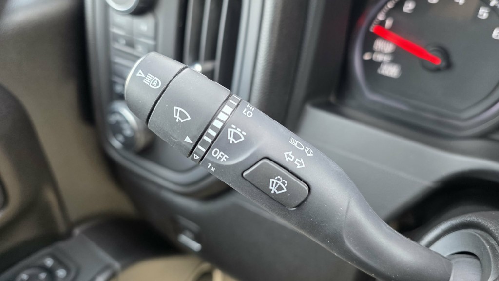 chevrolet Silverado 1500 2024 - 25