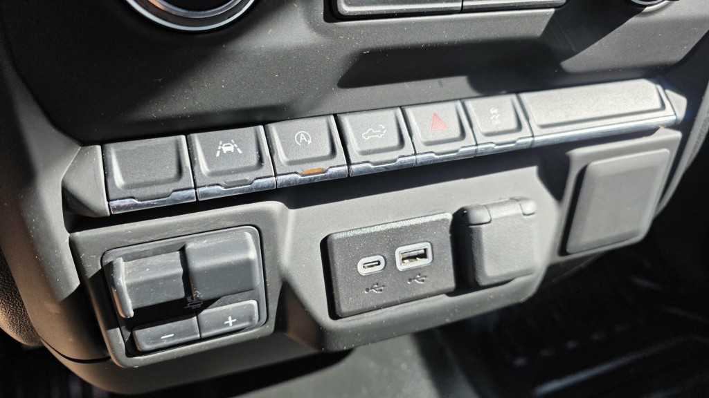 chevrolet Silverado 1500 2024 - 30