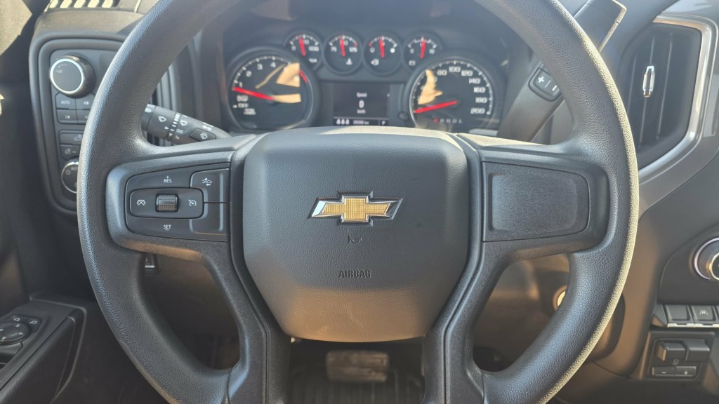 chevrolet Silverado 1500 2024 - 23