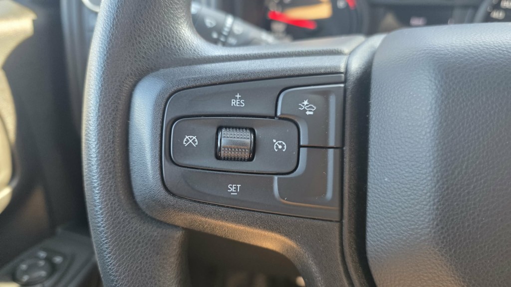 chevrolet Silverado 1500 2024 - 24