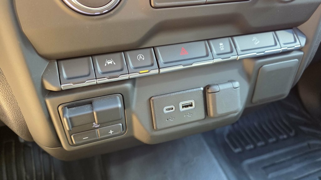 chevrolet Silverado 1500 2024 - 30