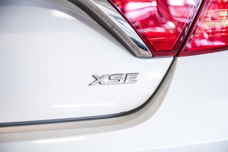 2015 Toyota Camry - Image 14