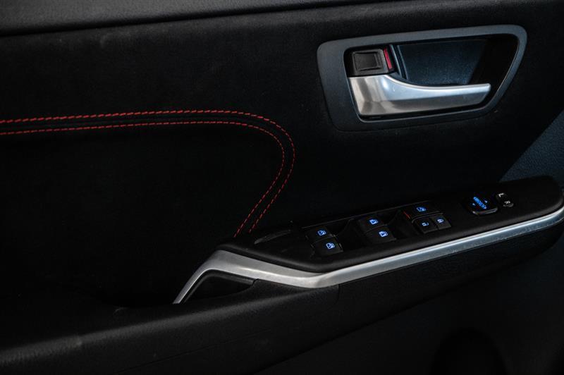 2015 Toyota Camry - Image 19