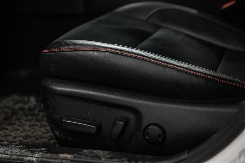 2015 Toyota Camry - Image 21