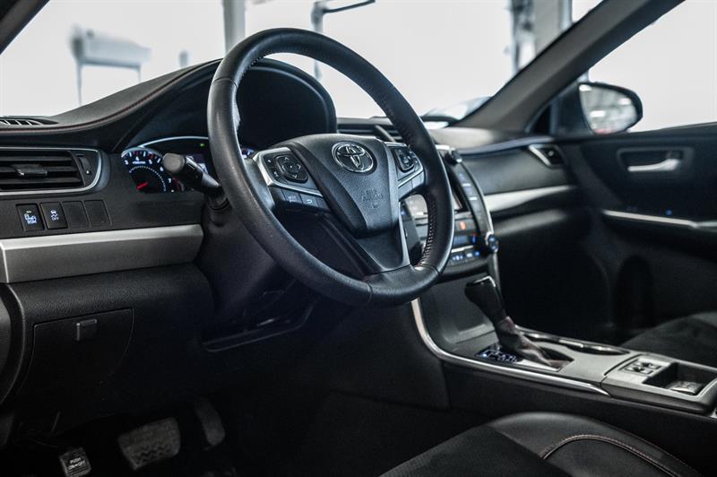 2015 Toyota Camry - Image 22