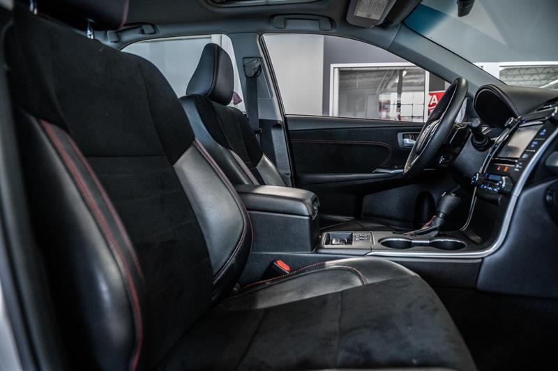 2015 Toyota Camry - Image 39