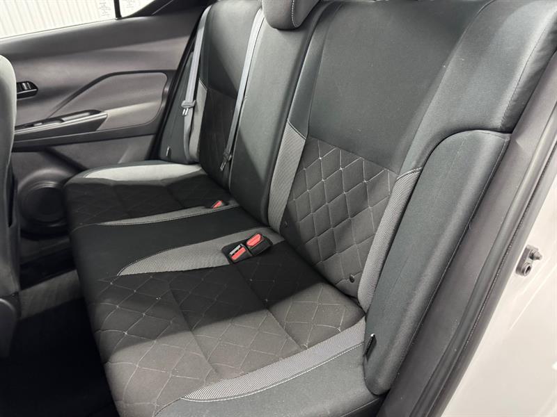 2020 Nissan Kicks - Image 15