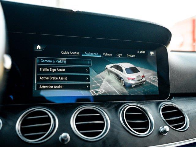 mercedes-benz E Class 2022 - 32